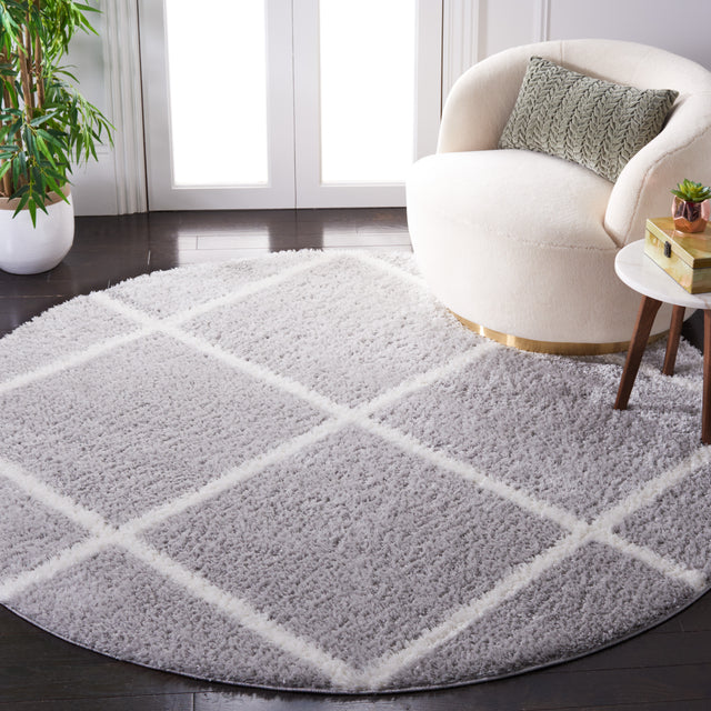 Safavieh Tahoe Shag Tho676F Light Grey/White Rug.