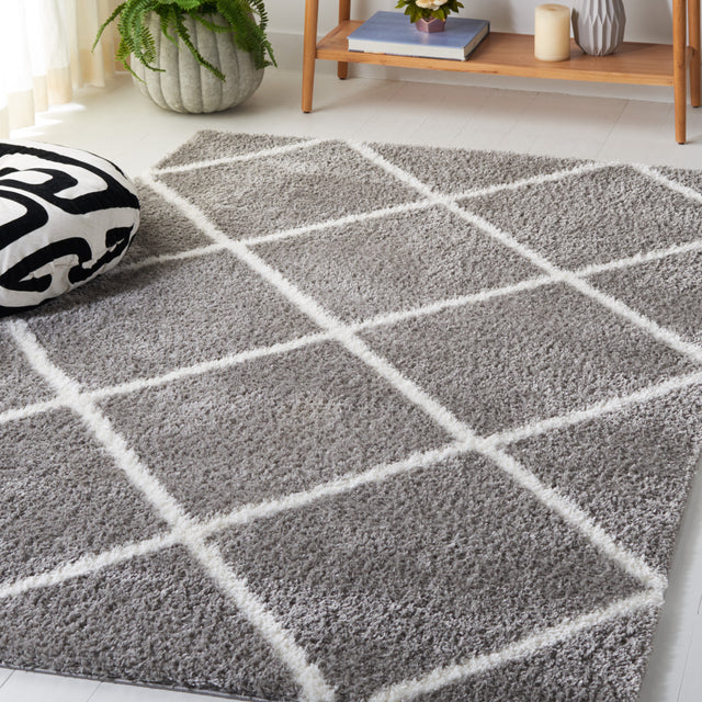 Safavieh Tahoe Shag Tho676G Grey/White Rug.