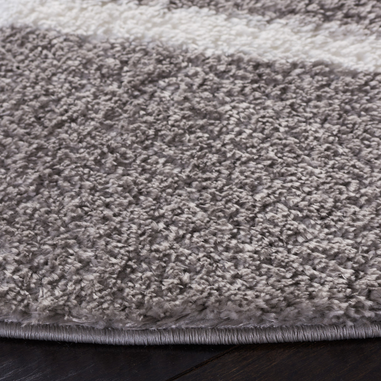 Safavieh Tahoe Shag Tho676G Grey/White Rug.