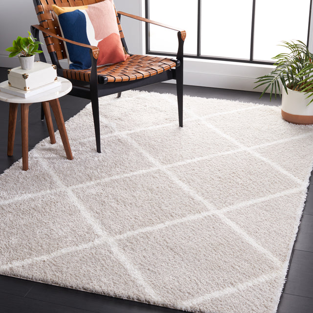 Safavieh Tahoe Shag Tho676H Silver/White Rug.