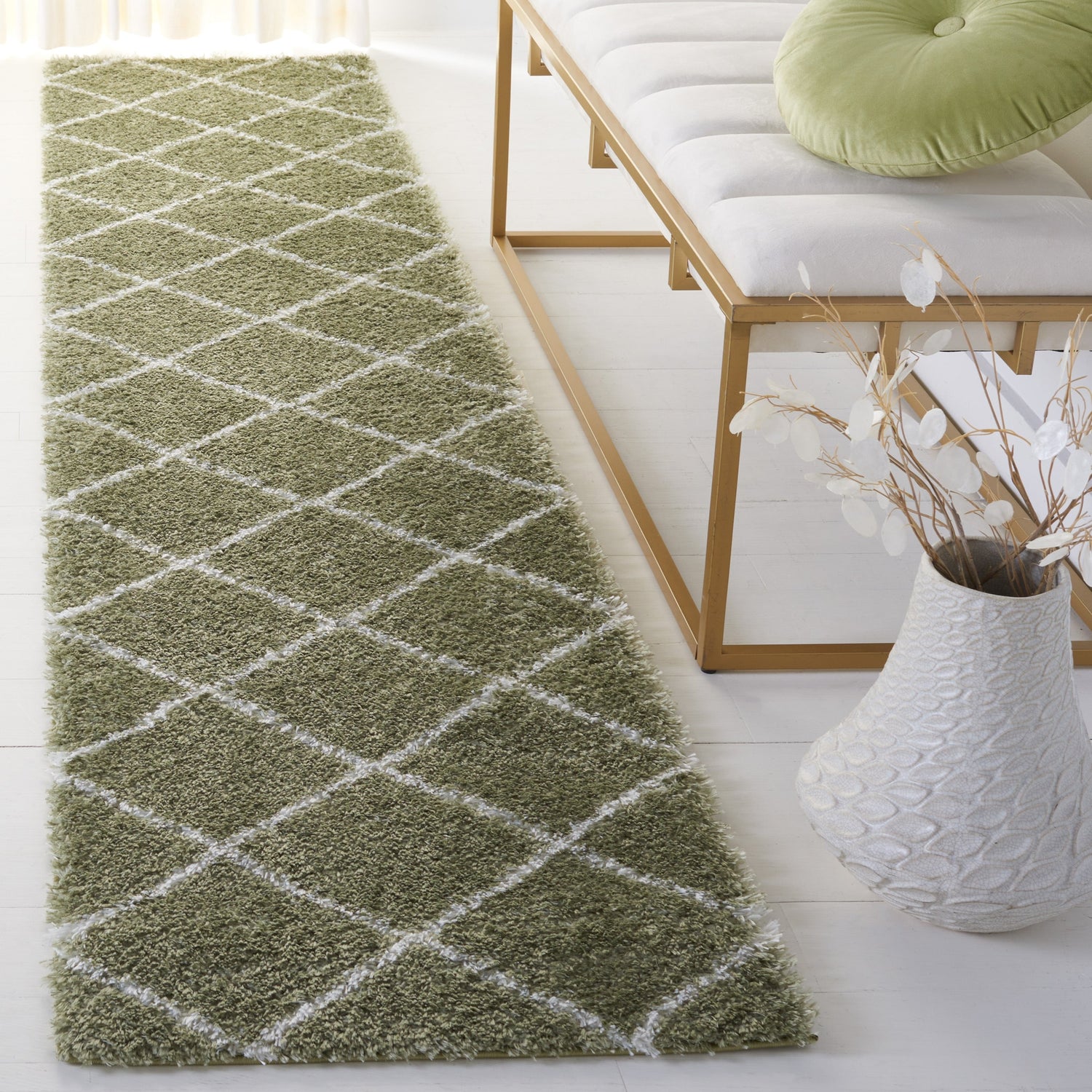Safavieh Tahoe Shag Tho676W Sage/White Rug.