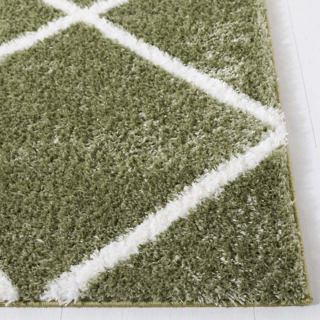 Safavieh Tahoe Shag Tho676W Sage/White Rug.