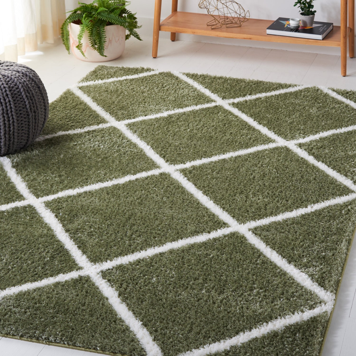 Safavieh Tahoe Shag Tho676W Sage/White Rug.