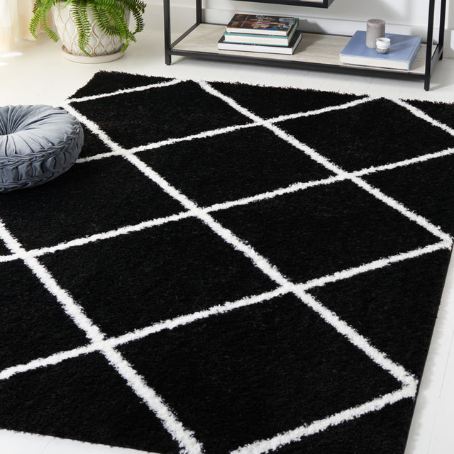 Safavieh Tahoe Shag Tho676Z Black/White Rug.