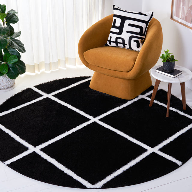 Safavieh Tahoe Shag Tho676Z Black/White Rug.