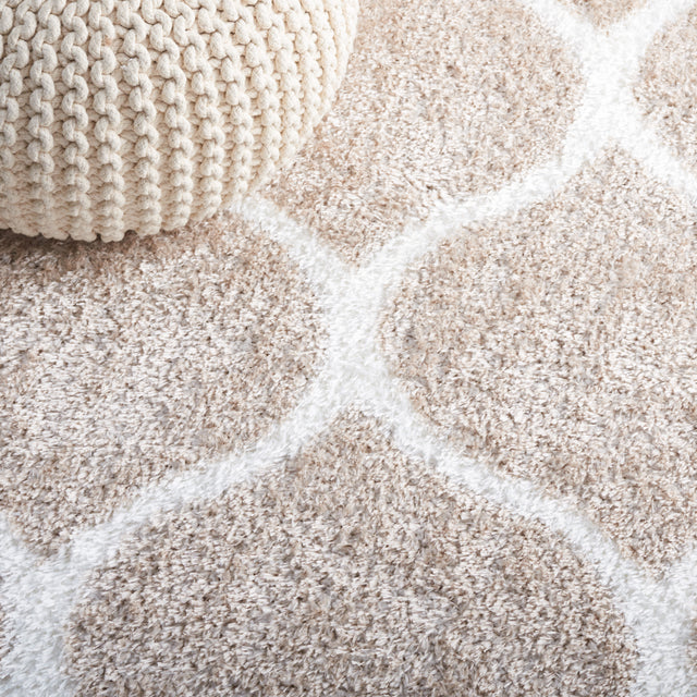 Safavieh Tahoe Shag Tho677B Beige/White Rug.