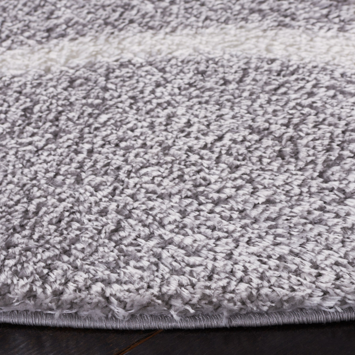 Safavieh Tahoe Shag Tho677F Light Grey/White Rug.
