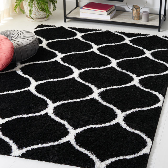 Safavieh Tahoe Shag Tho677Z Black/White Rug.