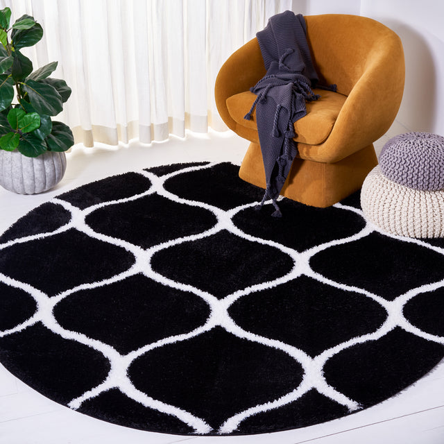 Safavieh Tahoe Shag Tho677Z Black/White Rug.