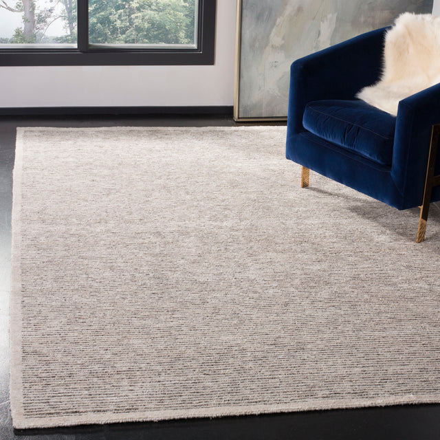 Safavieh Tibetan Tib555B Grey Rug.