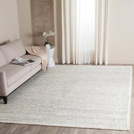 Safavieh Tibetan Tib555E Ivory Rug.