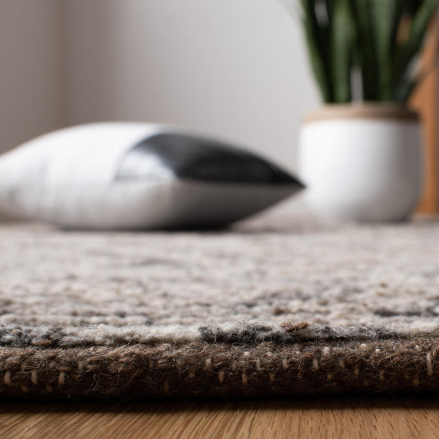 Safavieh Tibetan Tib606F Grey Rugs.