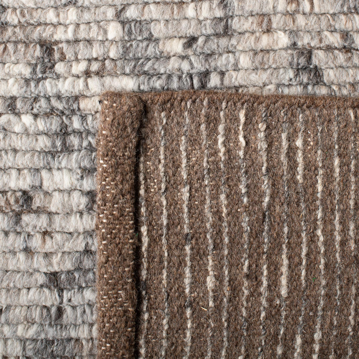 Safavieh Tibetan Tib606F Grey Rugs.