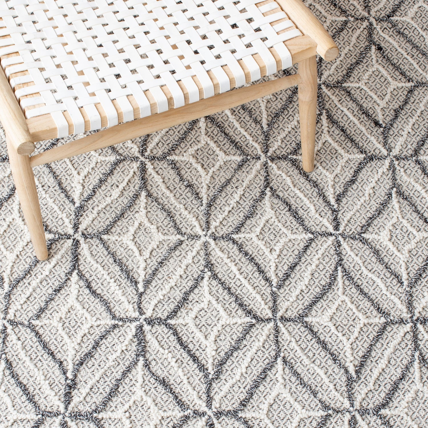 Safavieh Trace Trc212F Grey/Black Rug.