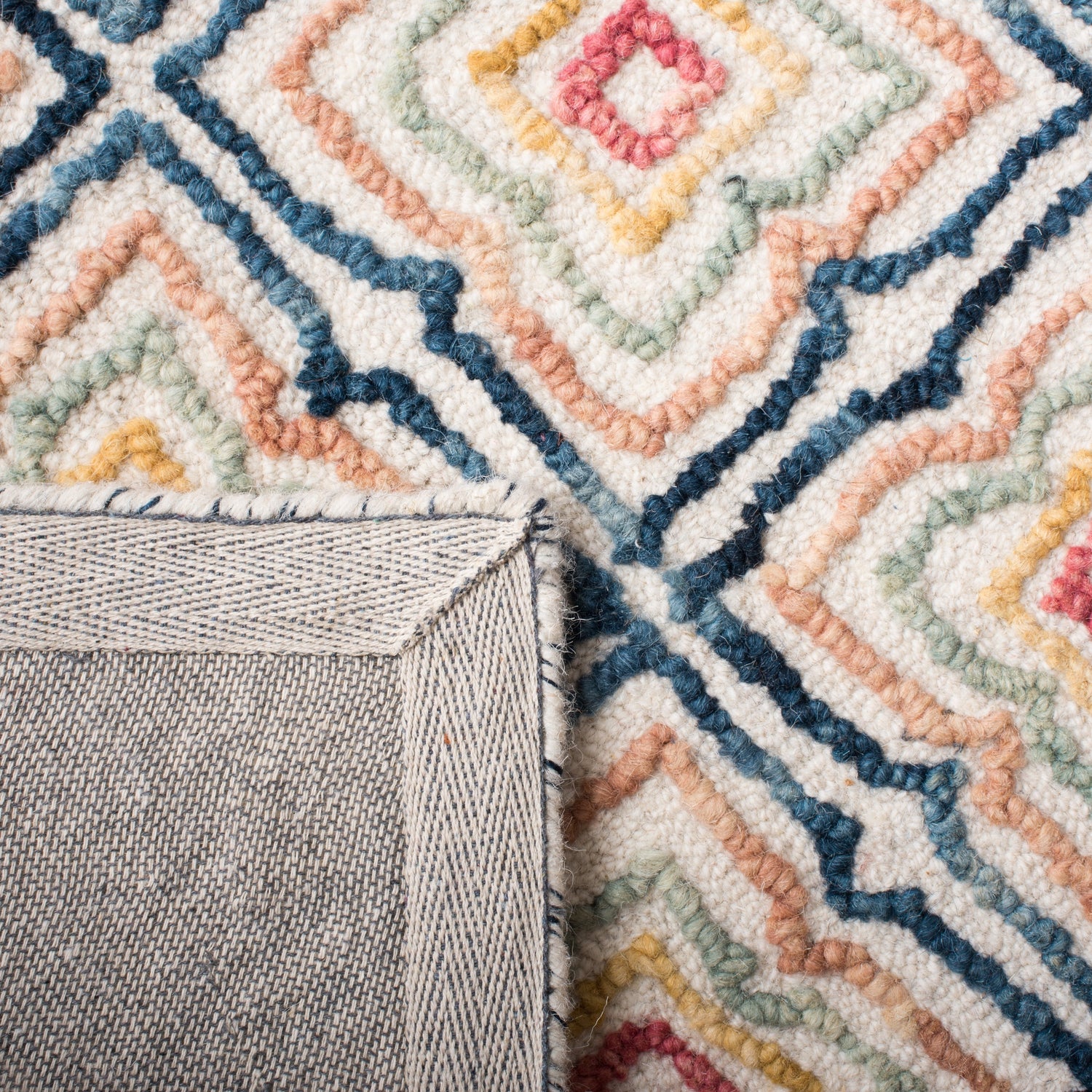 Safavieh Trace Trc512A Ivory/Navy Rugs.