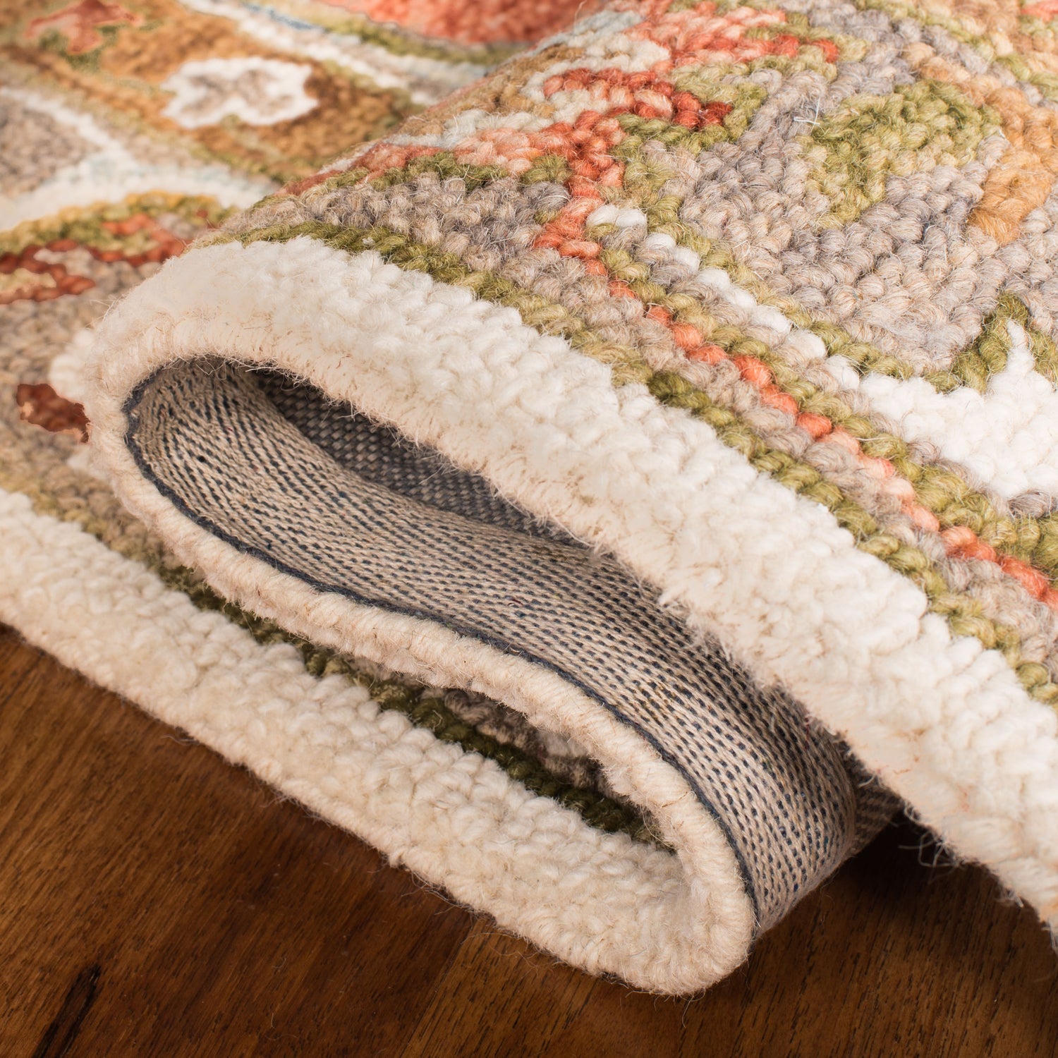 Safavieh Trace Trc523A Ivory/Red Rugs.