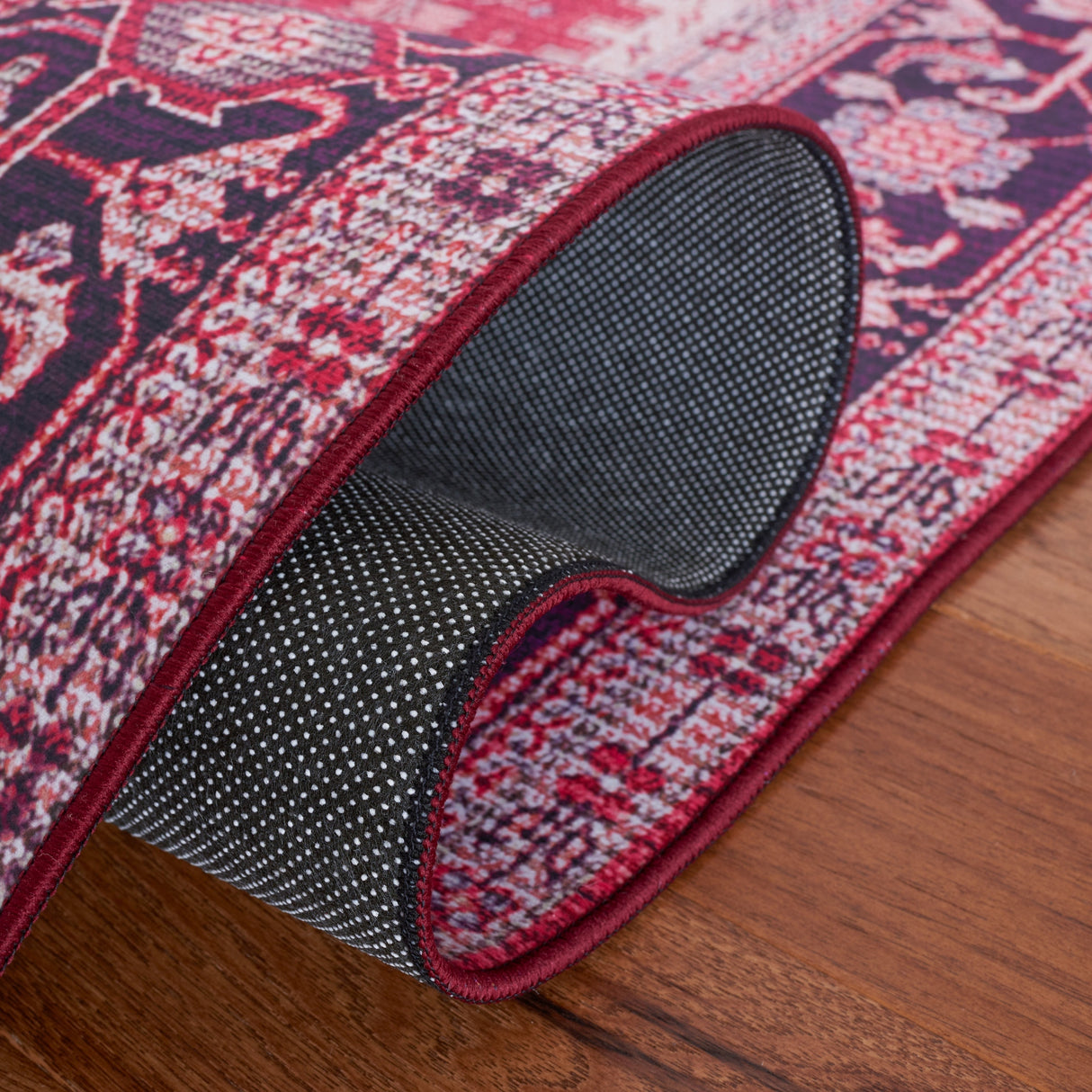 Safavieh Machine Washable Tucson Tsn128Q Red/Navy Rug.