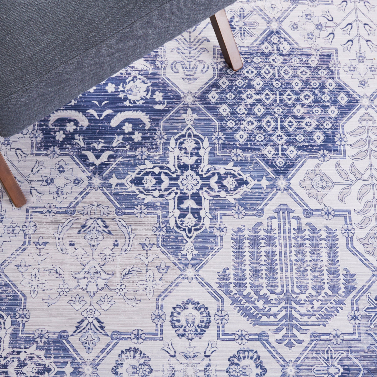 Safavieh Machine Washable Tucson Tsn193F Grey/Navy Rug.