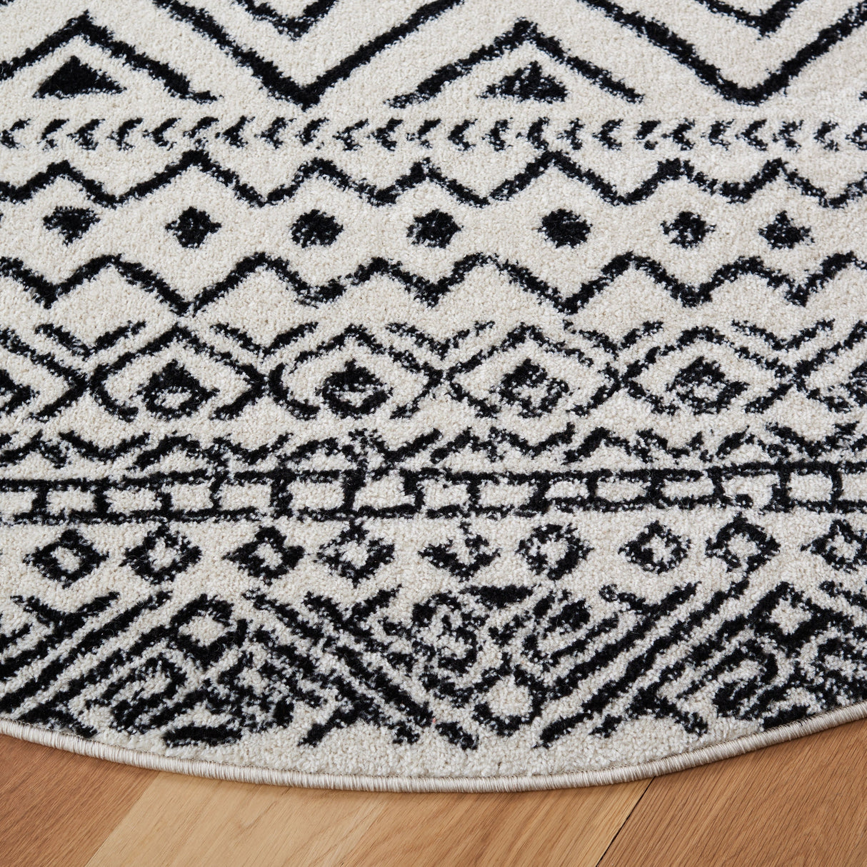 Safavieh Tulum Tul267D Ivory/Black Rug.
