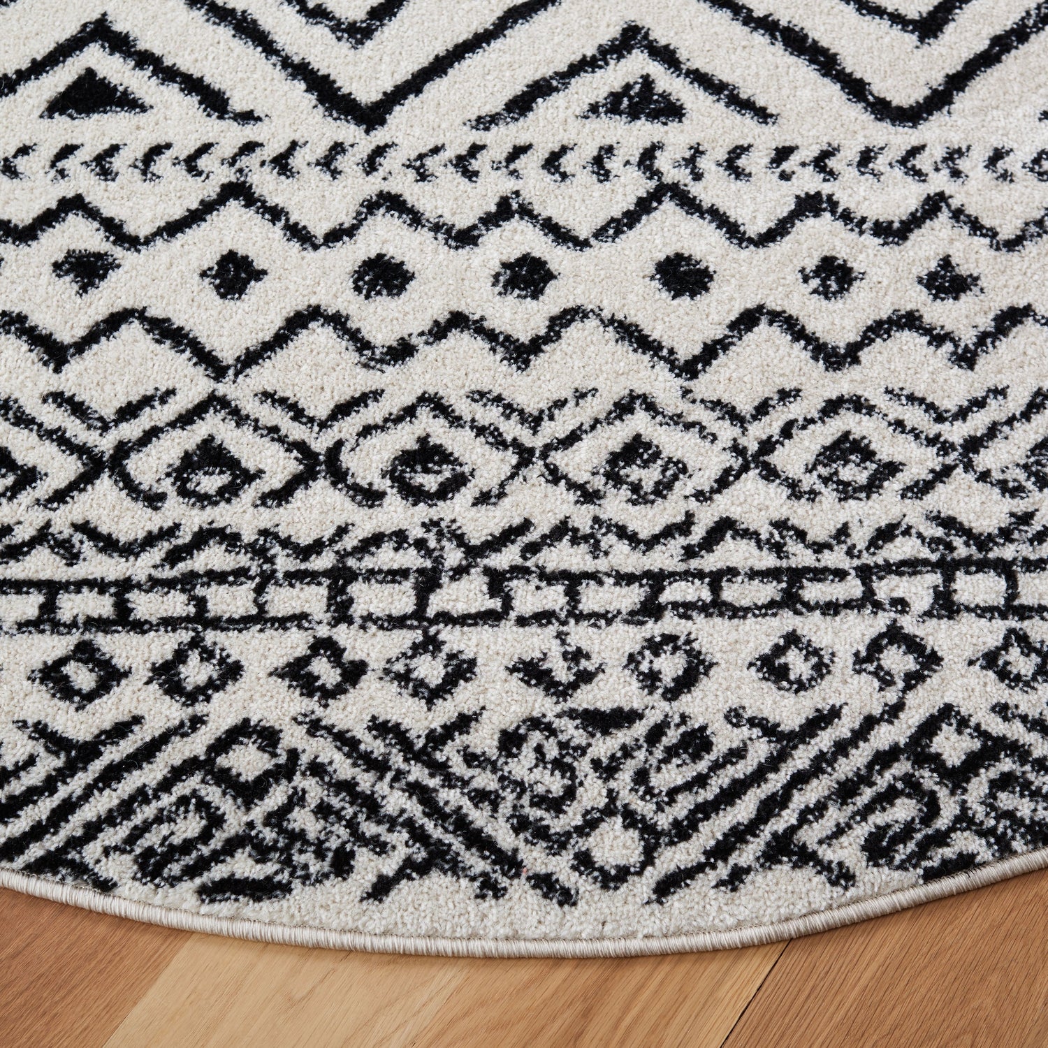 Safavieh Tulum Tul267D Ivory/Black Rug.
