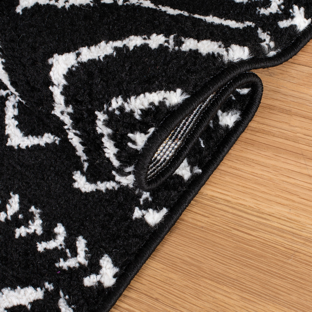 Safavieh Tulum Tul267Z Black/Ivory Rug.