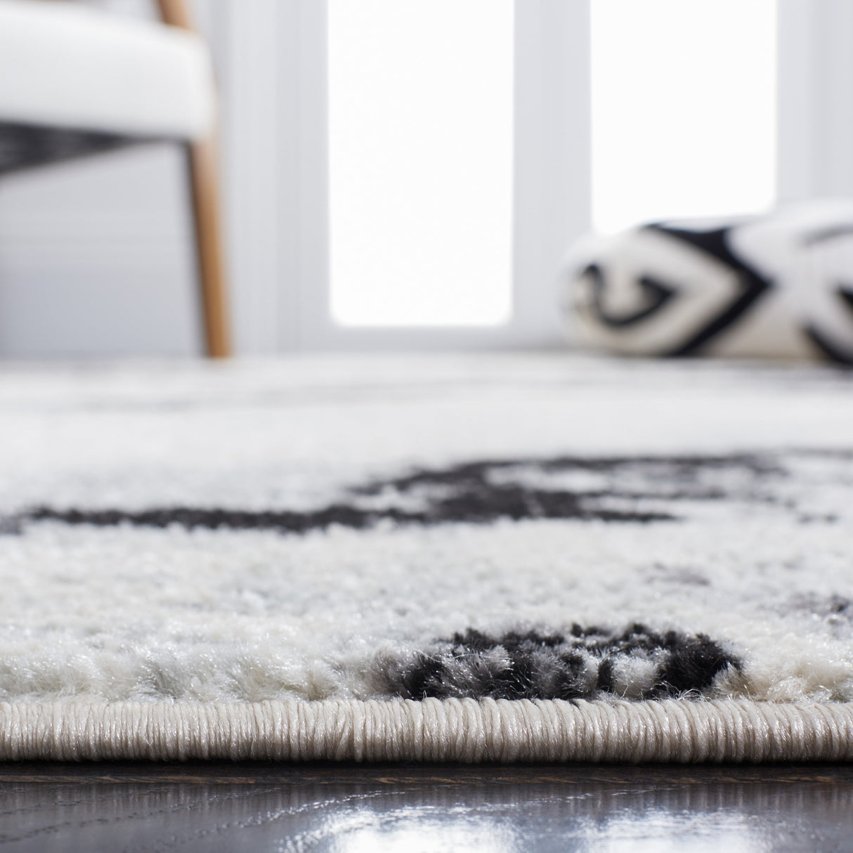 Safavieh Tulum Tul276A Ivory/Black Rug.