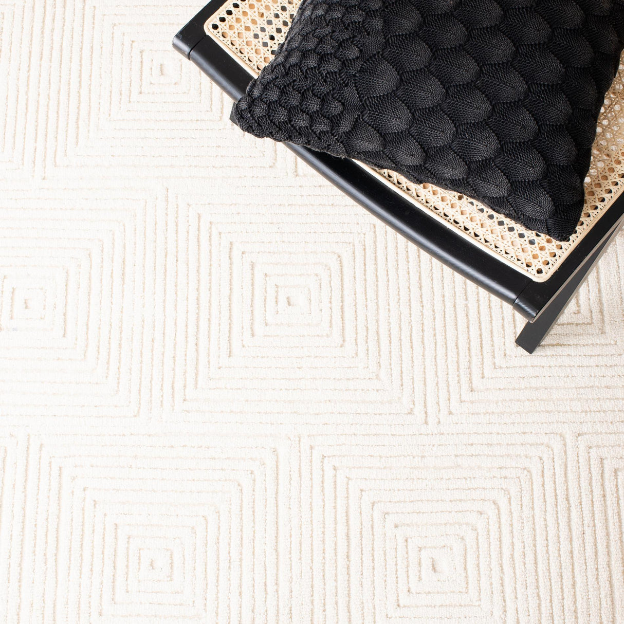 Safavieh Textural Txt102A Ivory Rugs.