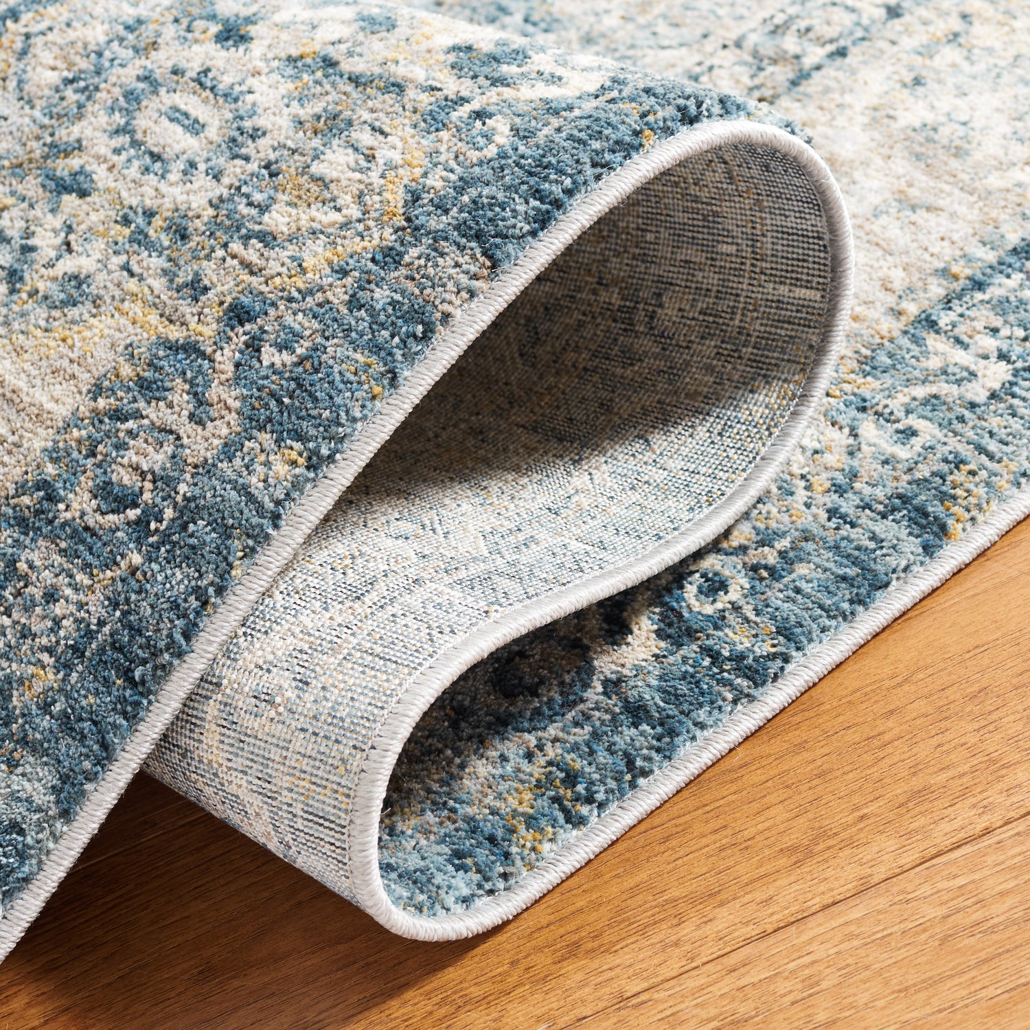 Safavieh Valencia Val570C Ivory/Light Blue Rugs.