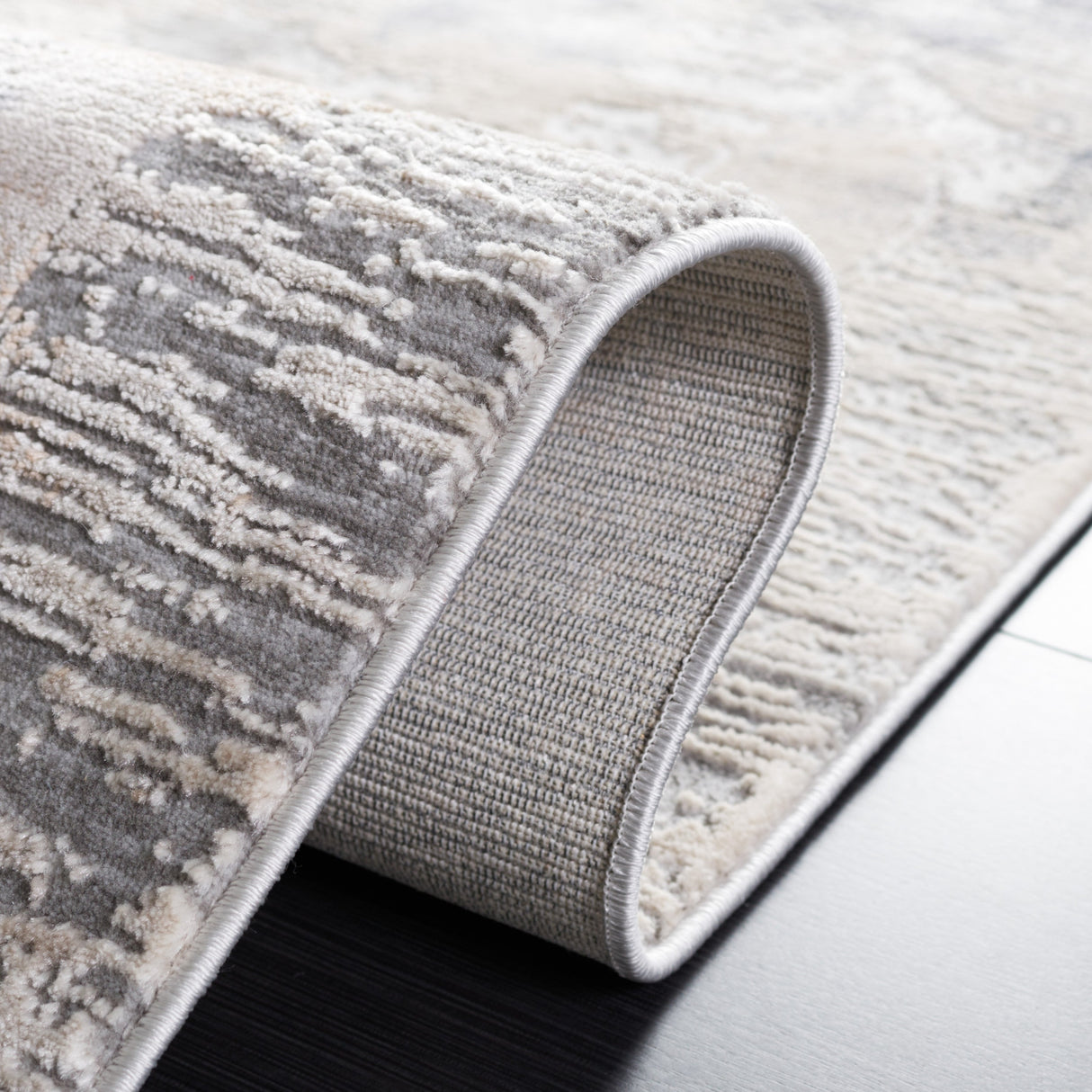 Safavieh Vogue Vge234B Beige/Grey Rug.