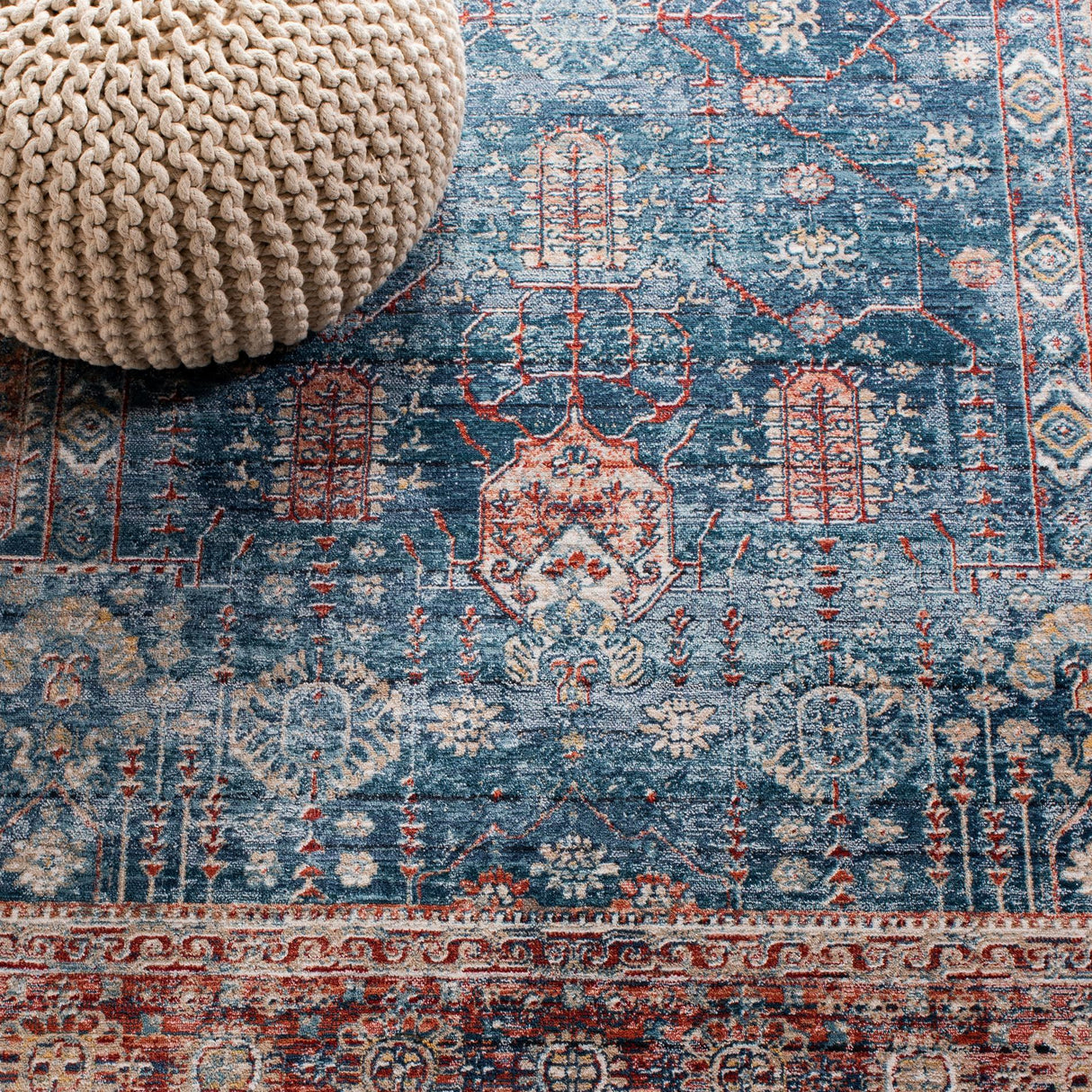 Safavieh Victoria Vic997M Navy/Red Rugs.