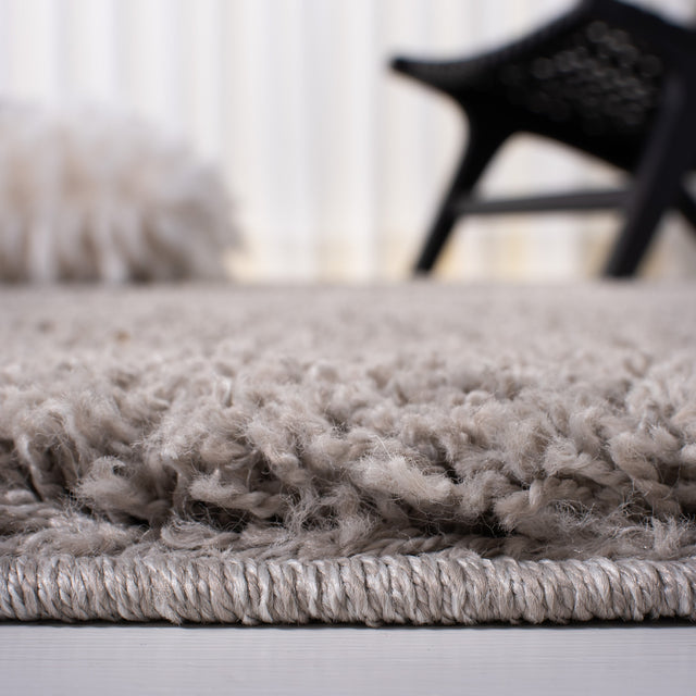 Safavieh Venus Shag Vns520E Taupe Rug.