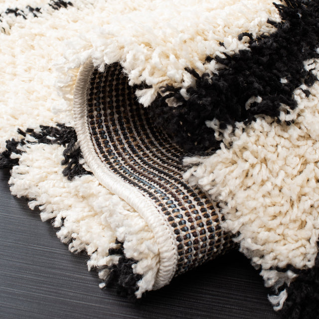 Safavieh Venus Shag Vns603A Ivory/Black Rug.