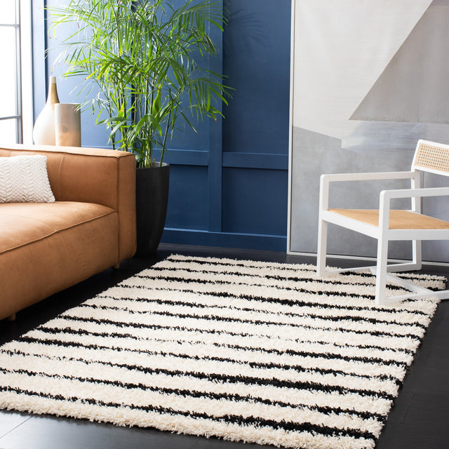 Safavieh Venus Shag Vns603A Ivory/Black Rug.