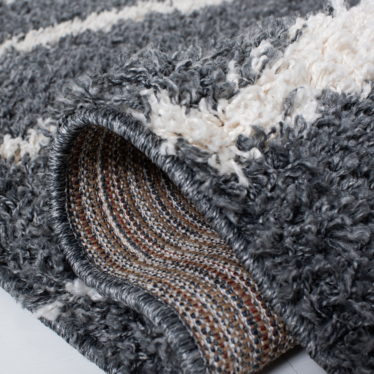 Safavieh Venus Shag Vns603G Dark Grey/Ivory Rug.