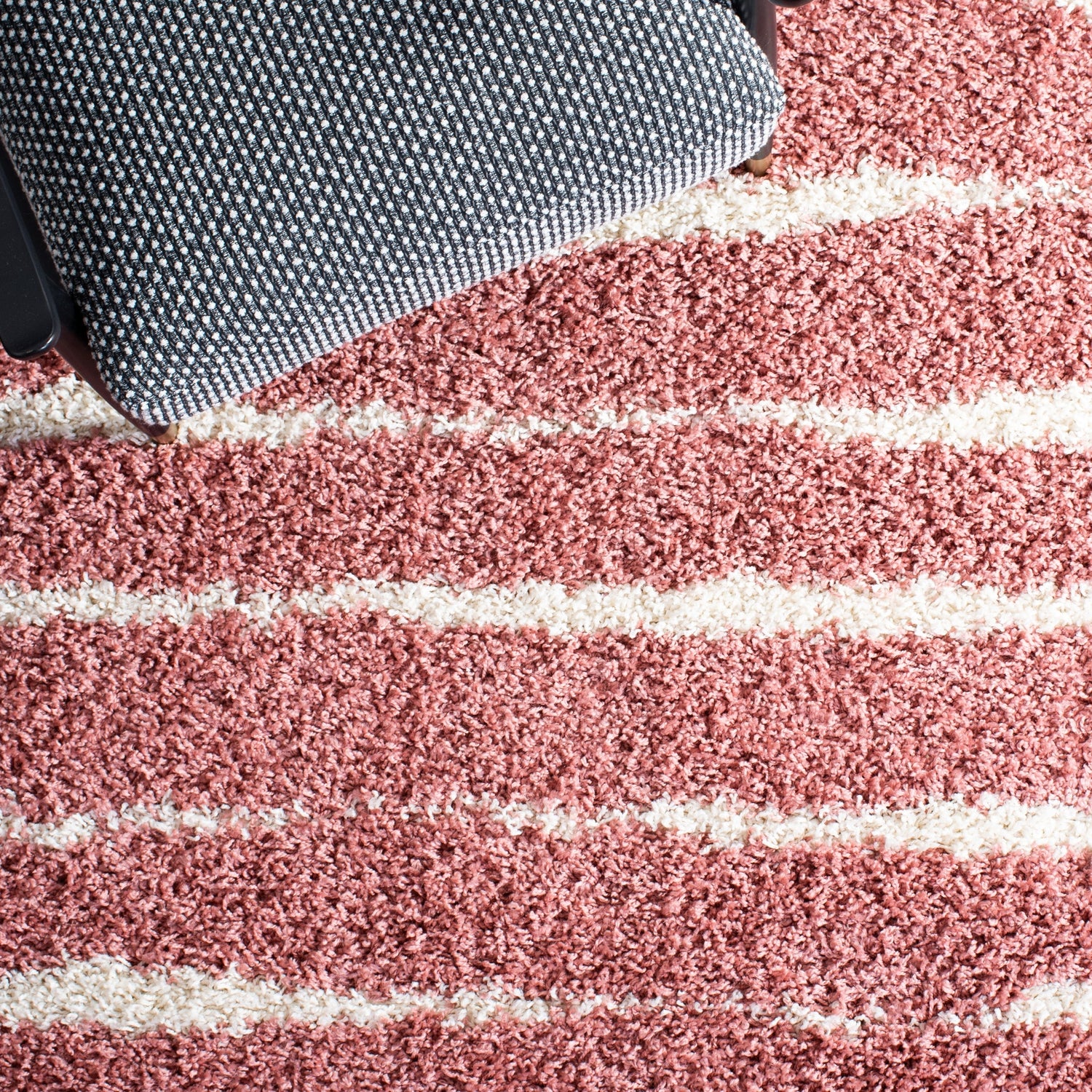 Safavieh Venus Shag Vns603U Pink/Ivory Rug.