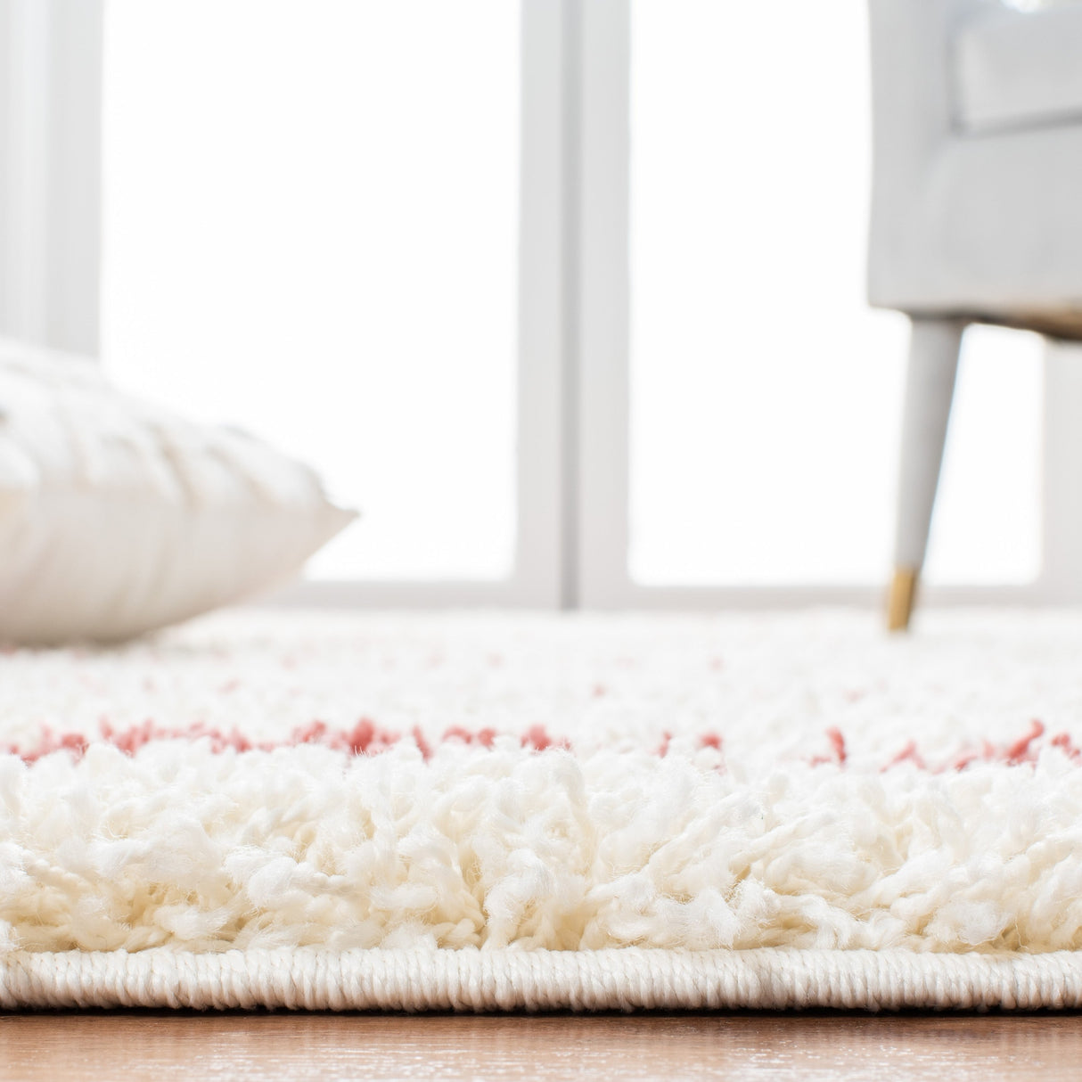 Safavieh Venus Shag Vns604V Ivory/Pink Rug.