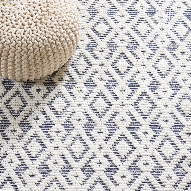 Safavieh Vermont Vrm102N Ivory/Navy Rug.