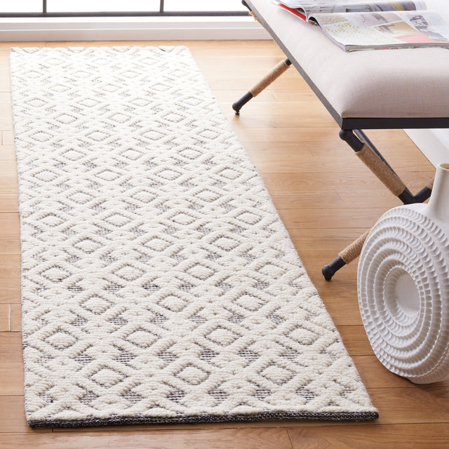 Safavieh Vermont Vrm102Z Ivory/Black Rug.