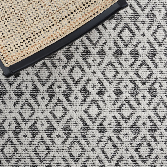 Safavieh Vermont Vrm102Z Ivory/Black Rug.