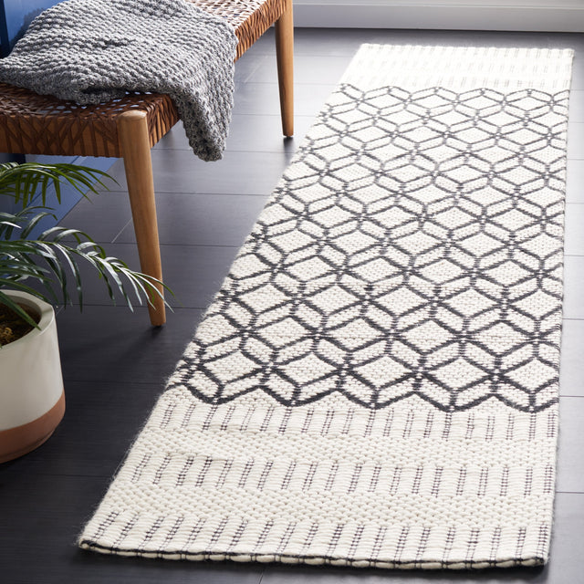 Safavieh Vermont Vrm150Z Ivory/Black Rug.