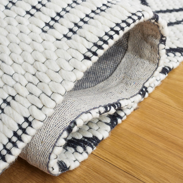 Safavieh Vermont Vrm150Z Ivory/Black Rug.