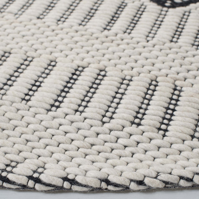 Safavieh Vermont Vrm150Z Ivory/Black Rug.