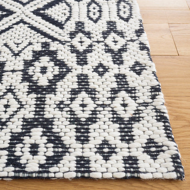 Safavieh Vermont Vrm151Z Ivory/Black Rug.