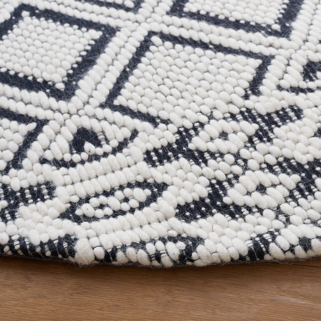 Safavieh Vermont Vrm151Z Ivory/Black Rug.