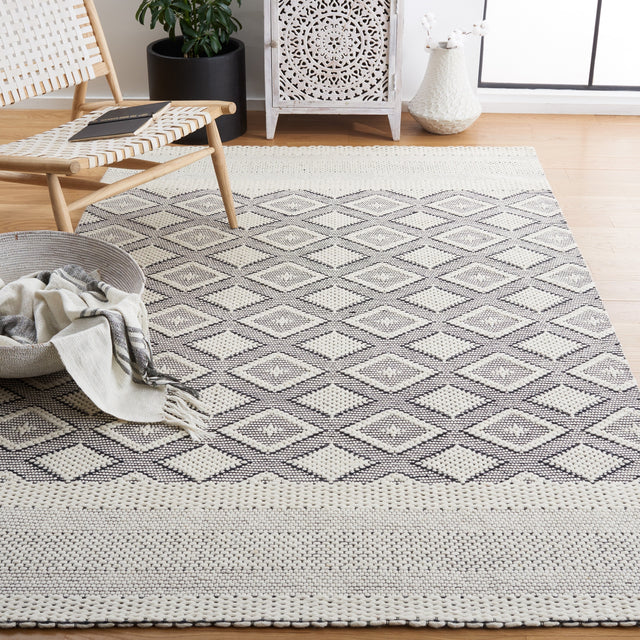 Safavieh Vermont Vrm153Z Ivory/Black Rug.