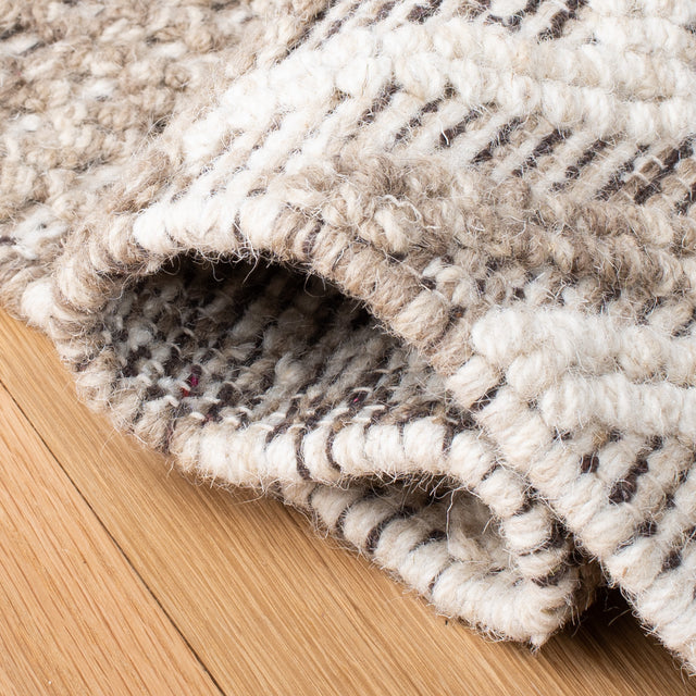 Safavieh Vermont Vrm211F Ivory/Grey Rugs.