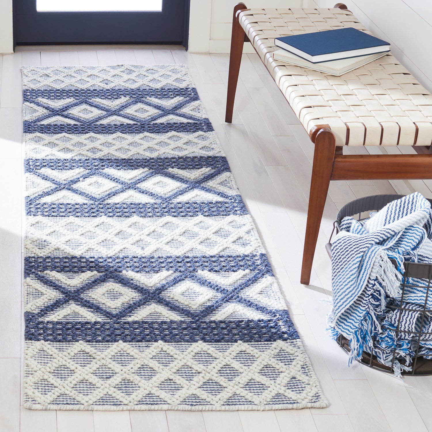 Safavieh Vermont Vrm211N Ivory/Blue Rugs.