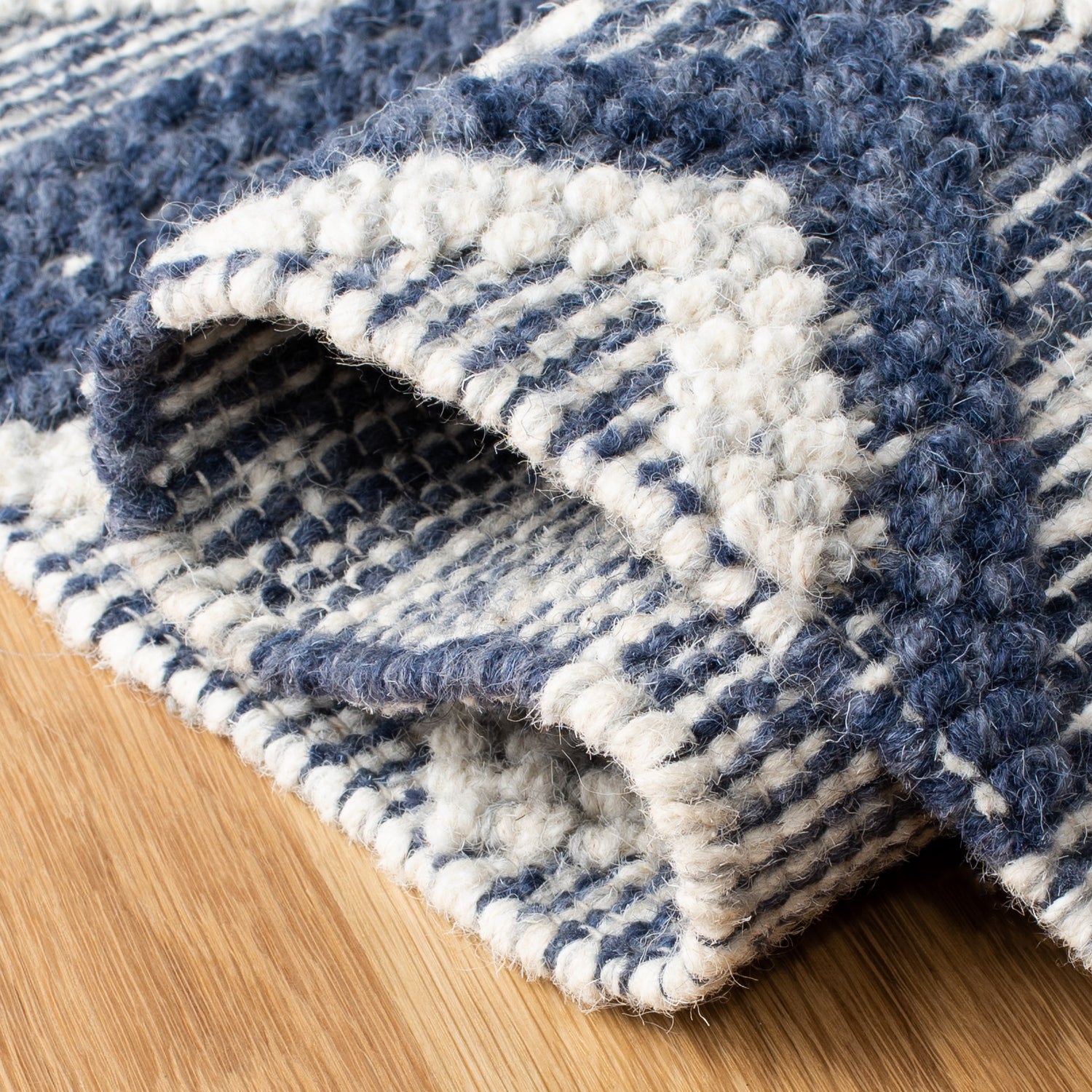 Safavieh Vermont Vrm211N Ivory/Blue Rugs.