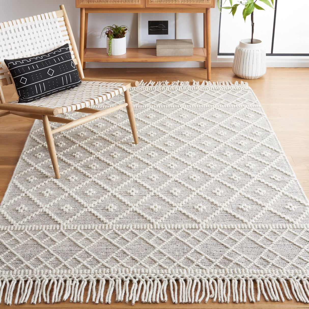 Safavieh Vermont Vrm250A Ivory/Grey Rug.