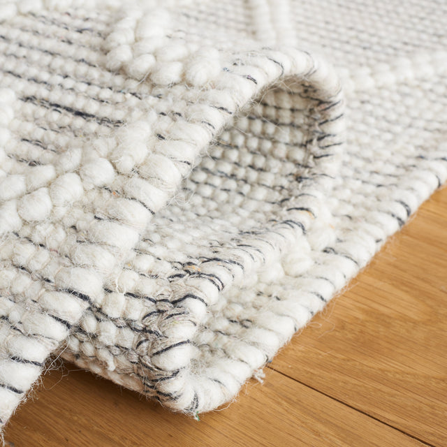 Safavieh Vermont Vrm255Z Black/Ivory Rug.